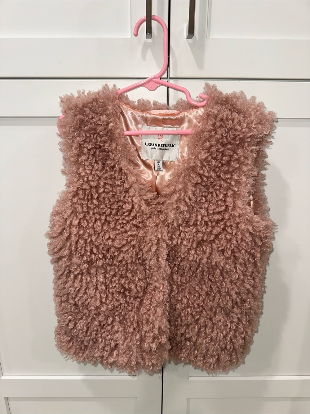 Girls Urban Republic Plush Faux-Shearling vest in Blush Pink